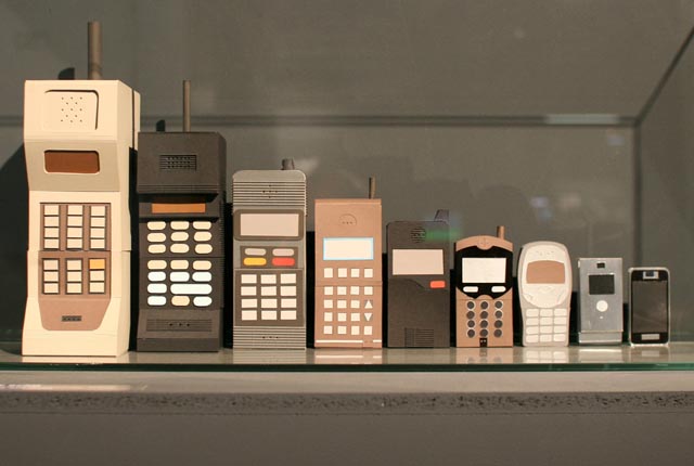 sms-furtif-evolution-mobile-phone-640pxpsd