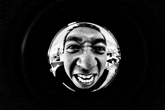 loppsi_face_fisheye_creepy