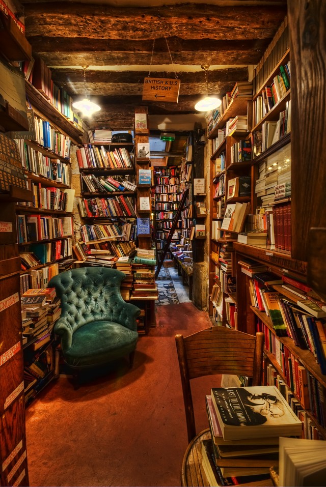 shakespeare and company bookstore
