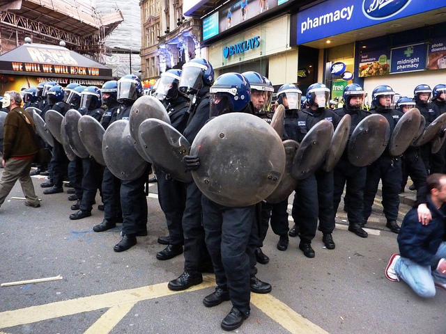 Les policiers britanniques, amateurs de bouilloire