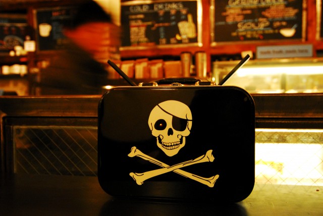 640px-PirateBox_2-0_Cafe1 copy