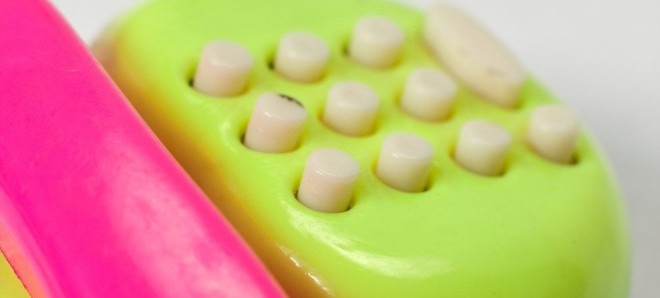 telephone_rose_jaune