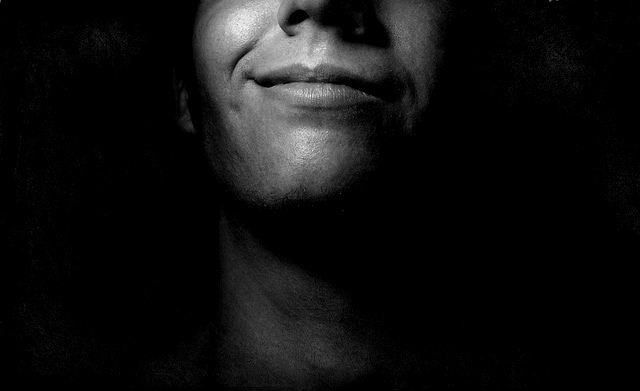 portrait_visage_lumiere_ombre_sourire