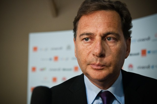 eric-besson-e-g-8-forum-paris-mai-2011