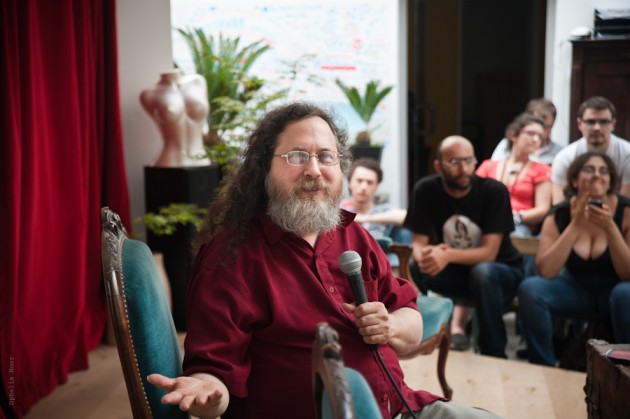 richard-stallman-conference-mutinerie-owni-ophelia-noor-2012-3066