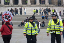 Angleterre: un conflit de basse-intensité relayé par Internet