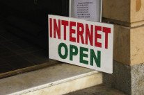 Internet ne peut pas être contrôlé, autant s’y faire